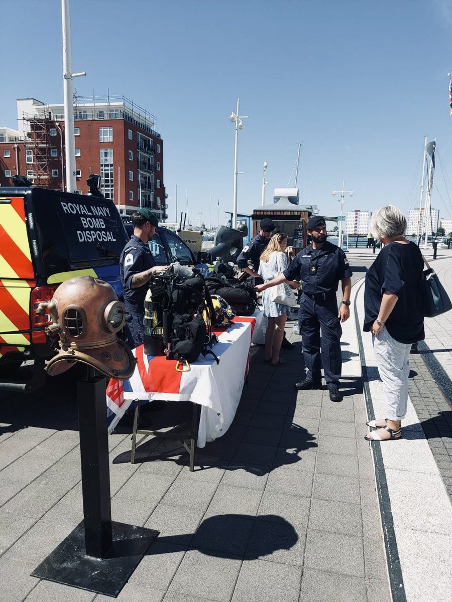 RN_DTXG's tweet image. Bravo Squadron supported the Vernon Monument dedication ceremony today. Such a privilege to meet so many of the incredible characters who are all part of the rich history of the Royal Navy Clearance Diving and Mine Warfare branches @RoyalNavy #divenavy #bombfrog 💣🐸