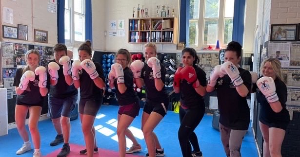 BoxingAwards's tweet photo. #boxingtutor Lots of networking with #teachers, #youthworkers, #boxingcoaches &amp; #personaltrainers Very determined group, looking to introduce #boxingawards to #schools #Youthclubs #PTClients #boxingclubs  #boxinginschools #boxingineducation #dontthinkyoucanknowyoucan 👊🏾💥 https://t.co/NiKuFzwF5h