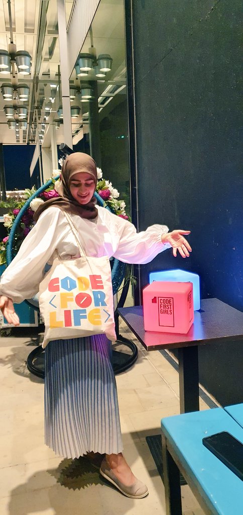 rehana_makes's tweet image. Celebrating the marvelous graduates of the @CodeFirstGirls CFGdegree in style! Very very proud of my students💕 #CodeForLife
