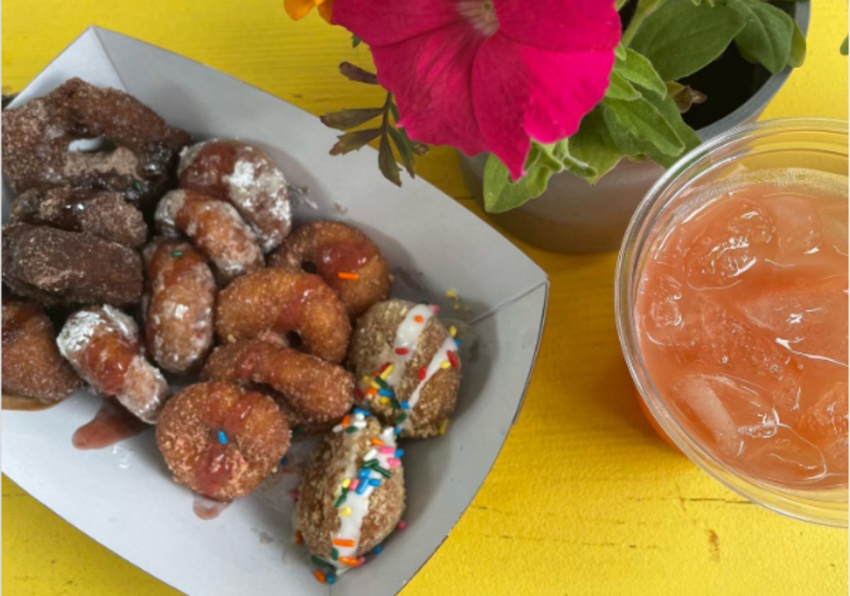 LandGrantBeer's tweet image. Most folks think of us when they're thirsty, but don't forget us when you're hungry, too! Thurs-Sun, you can snag award-winning BBQ from @rayrayshogpit, pizza (pie or slice) from @LateNightSlice and sweet made-to-order mini donuts from Dodo Donuts -- all right in our Beer Garden!