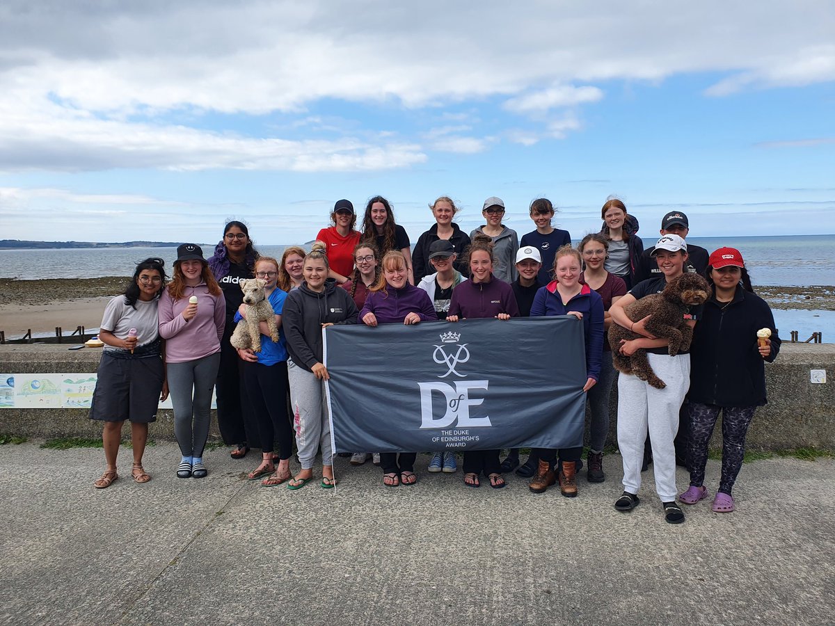 WHOOP! They have only gone and done it 🙌 A huge CONGRATULATIONS to this fab group of students for finishing their Gold DofE expedition. To say that we are proud of them is an understatement #GoldDofE #snowdonia @SandbachCollege @SandbachHigh @DofENorth More photos to follow 🏴󠁧󠁢󠁷󠁬󠁳󠁿