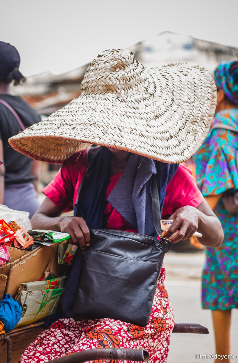 Everyday people.
Bodija, Ibadan.