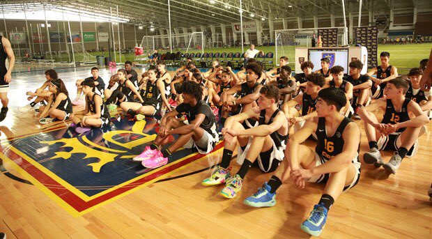 FIBA_es's tweet photo. 💥🏀 Inició el Super Camp de FIBA YDP en Salt Lake City, Utah 🇺🇸, en las hermosas instalaciones de Real Salt Lake Basketball Academy 

📝⤵️
https://t.co/demUN35cwX https://t.co/71WqId5HQU