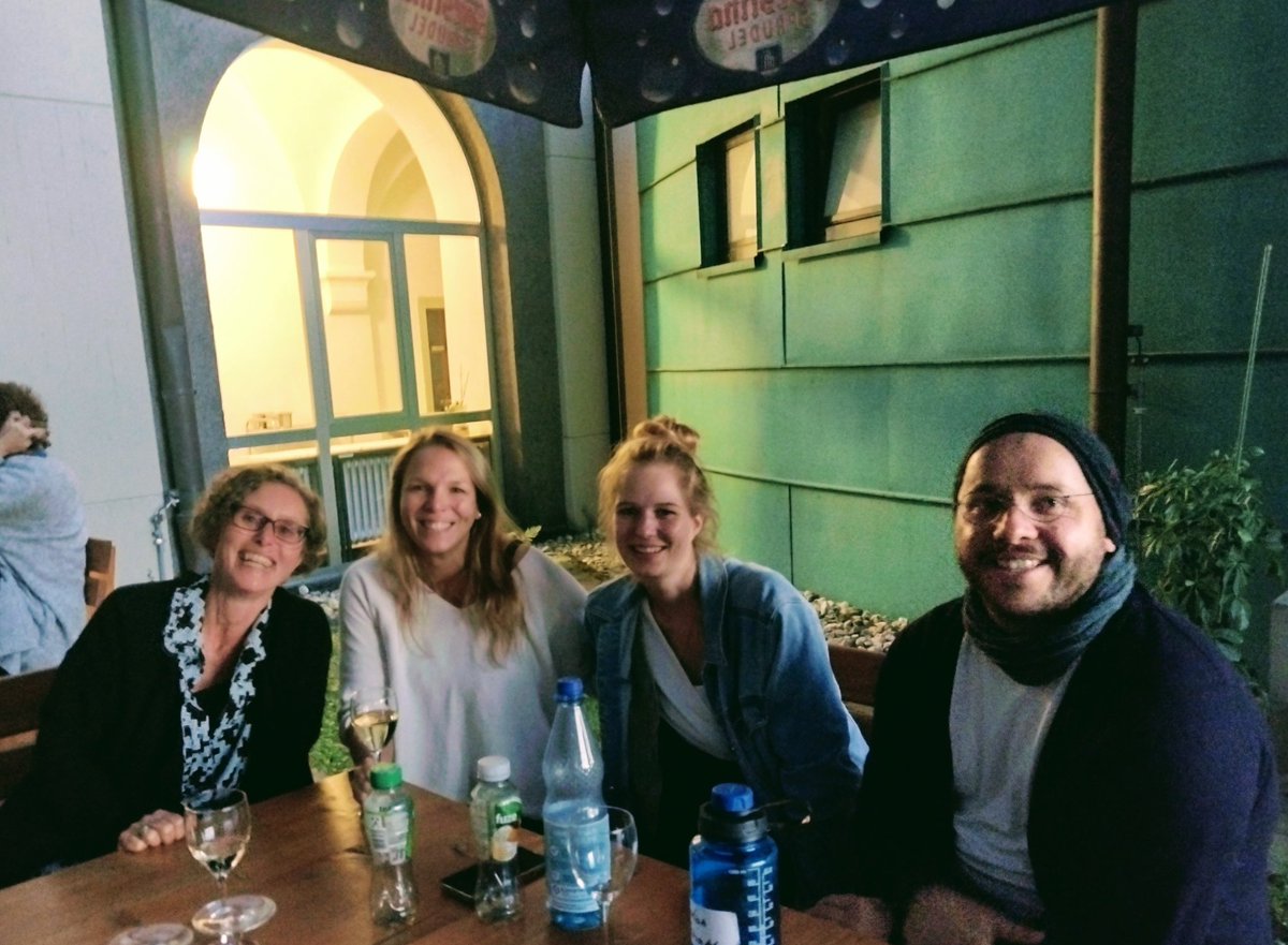 Felicitas Sander (@felisander_) on Twitter photo Super Start und super Ausklang der Empirie-Tagung der #PdfK @DGfE_eV
Danke für die tolle Orga!!! <a href="/SebastianAmann/">Sebastian Amann</a>
#FrüheBildung Super Start und super Ausklang der Empirie-Tagung der #PdfK @DGfE_eV
Danke für die tolle Orga!!! <a href="/SebastianAmann/">Sebastian Amann</a>
#FrüheBildung