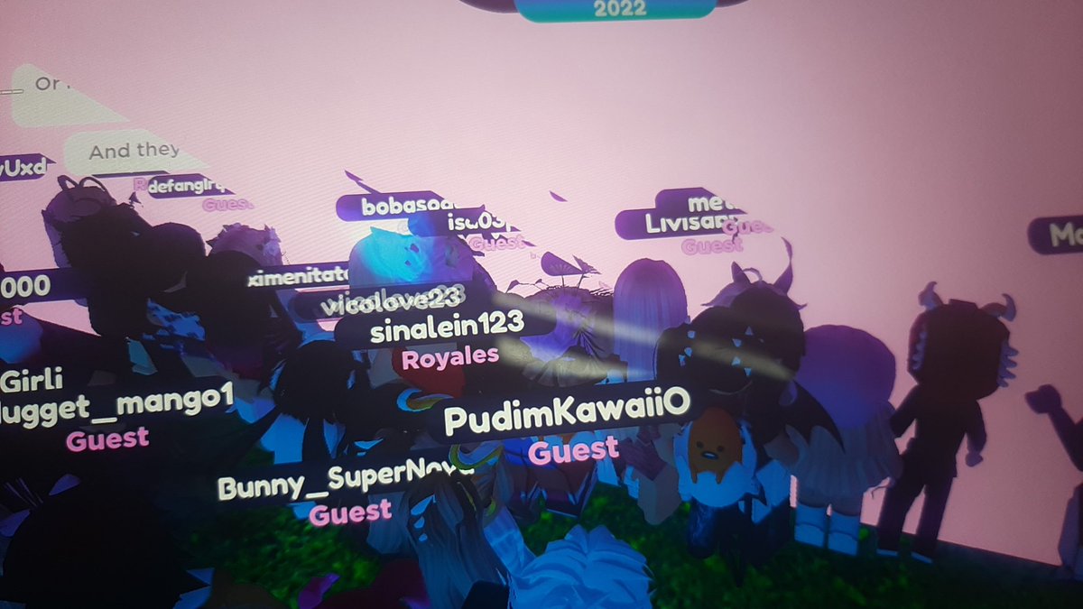 Lechecondens4da's tweet photo. En el server que estoy no a teletransportado a nadie, q rabia #ROYALECON2022 #royalehigh #royalecon https://t.co/OqjL6MA50H