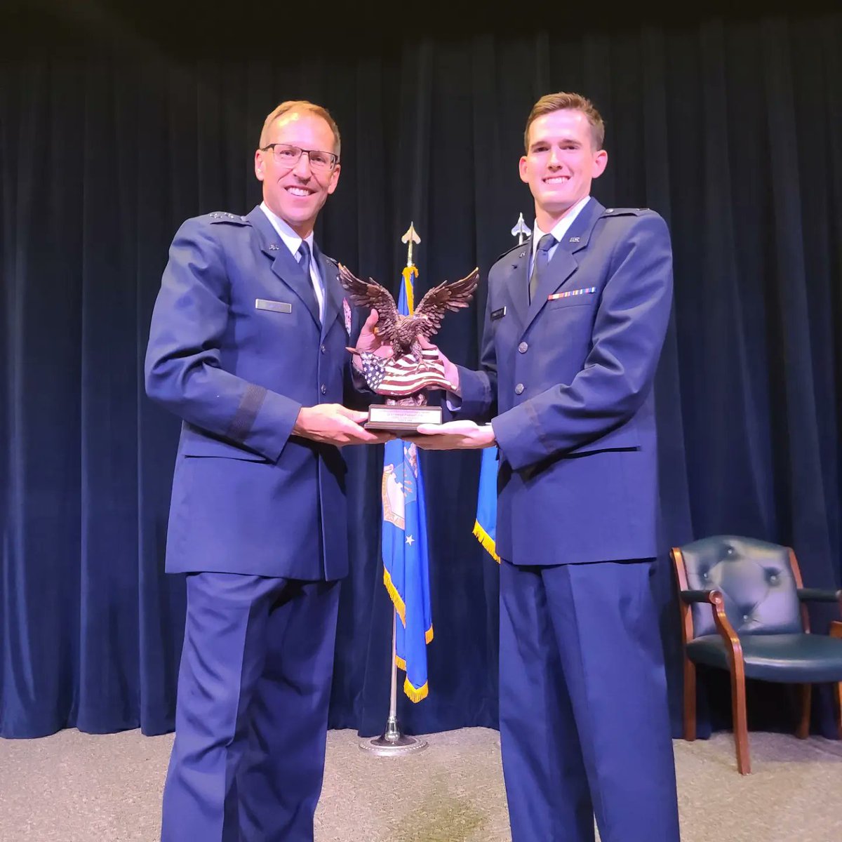 ErikRichardsUSA's tweet photo. Lt. @Joepinkstaff sweeping some awards today at the graduation of class 12/22 @usairforce pilot training #vanceairforcebase
#classof2020uga https://t.co/xEphYqaJ5A