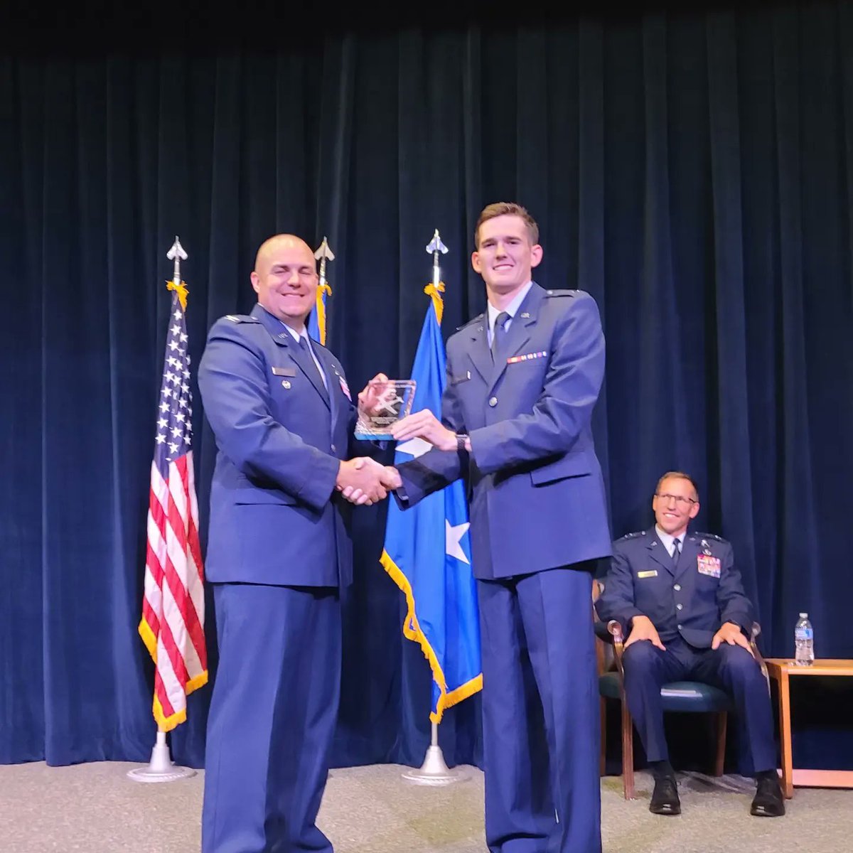 ErikRichardsUSA's tweet photo. Lt. @Joepinkstaff sweeping some awards today at the graduation of class 12/22 @usairforce pilot training #vanceairforcebase
#classof2020uga https://t.co/xEphYqaJ5A