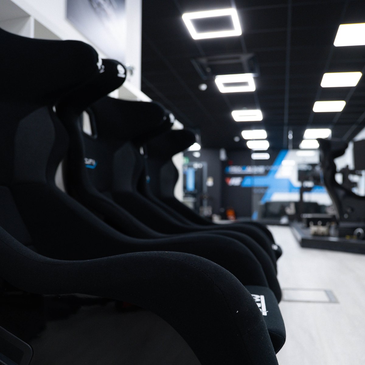 apexracingteam's tweet photo. 🔨 In-between the teams successes recently, everyone at the sim centre has been working hard this week assembling our brand new simulators from @realVRS, ready for customers to start visiting in the coming weeks! 

#simracing #apexracingteam #simcentre https://t.co/gr27TTndnK