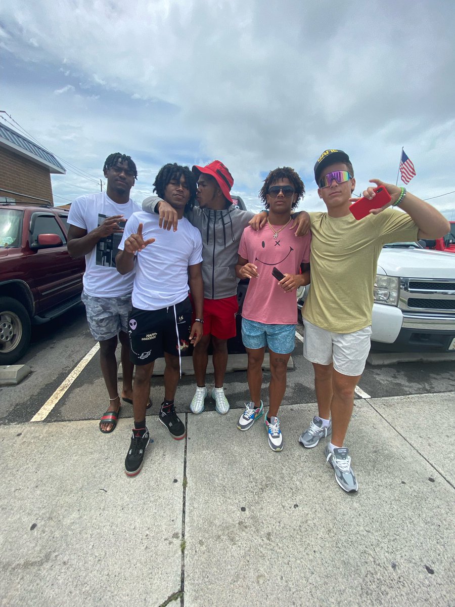Lex Thomas tweet media
