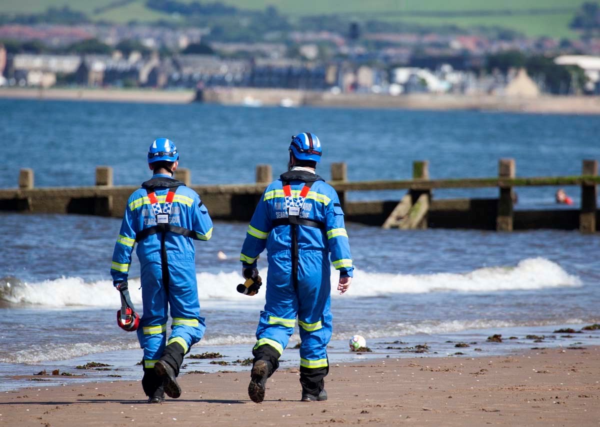 HMCoastguard's tweet photo. Are you going surfing, kayaking, boating or paddleboarding this weekend? 

🛥️ Check tides
☀️ Be #WeatherAware. Remember alcohol &amp; sea do not mix
📱 Have a means of calling for help
✔️ Download the @RYA SafeTrx app 
🌊 Have a lifejacket/PFD 

More tips ➡️ https://t.co/nP3DMD0t3M https://t.co/pKfEoNsn7U