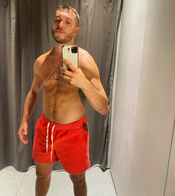 #getnaked https://t.co/jgSOjqLBV6