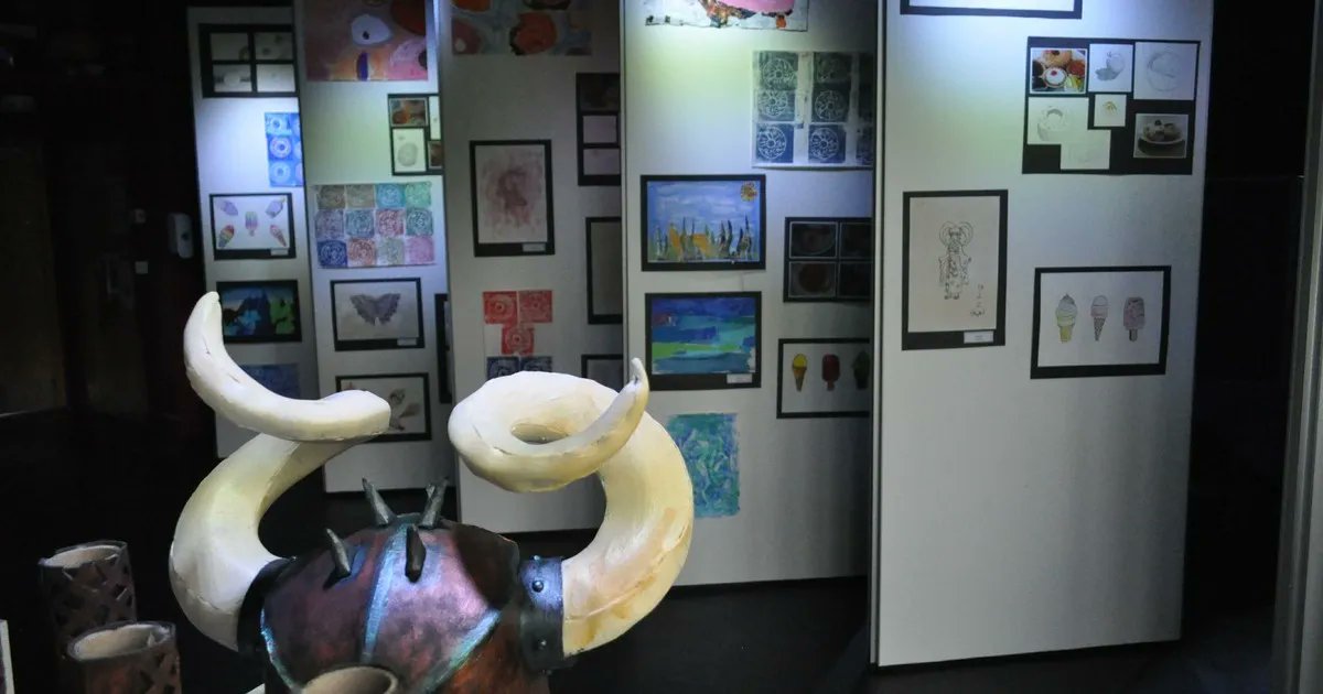 Artsmarkaward's tweet image. For #DaytoCreate, @WestfieldArts held their annual summer art exhibition, where pupils from every class across the school came together to showcase creativity to their friends and family 🙌

Check out what they got up to in our #Artsmark20 gallery 👉buff.ly/3z2UQv6