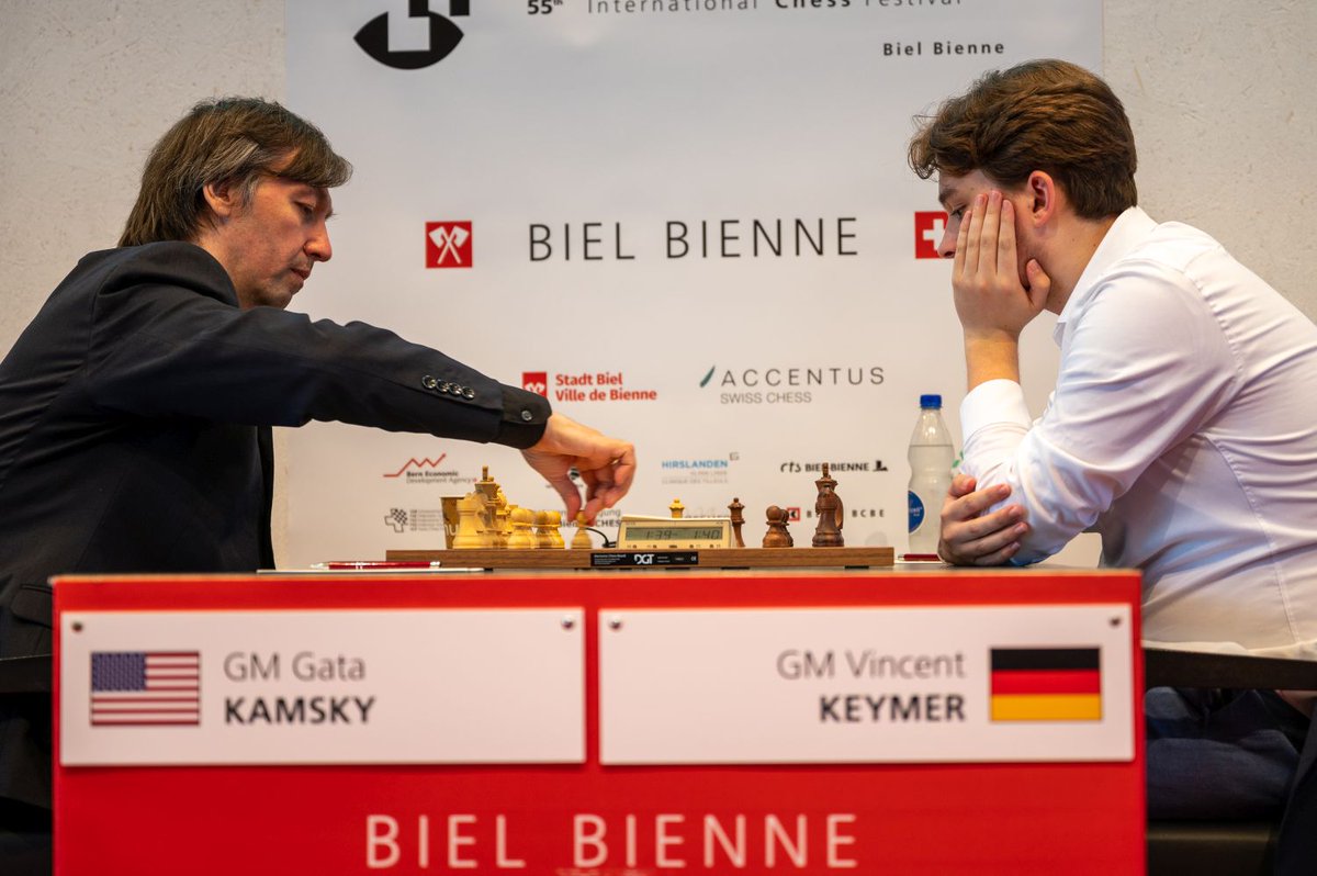 BielFestival's tweet photo. Grandmasters of the GMT opening their games at #BielChess today at #BielBienne Congress Centre. https://t.co/9mmLNWYJYD