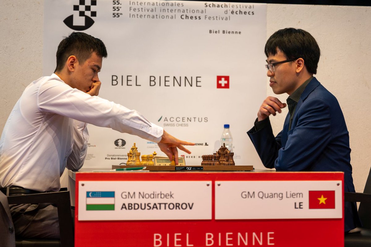 BielFestival's tweet photo. Grandmasters of the GMT opening their games at #BielChess today at #BielBienne Congress Centre. https://t.co/9mmLNWYJYD