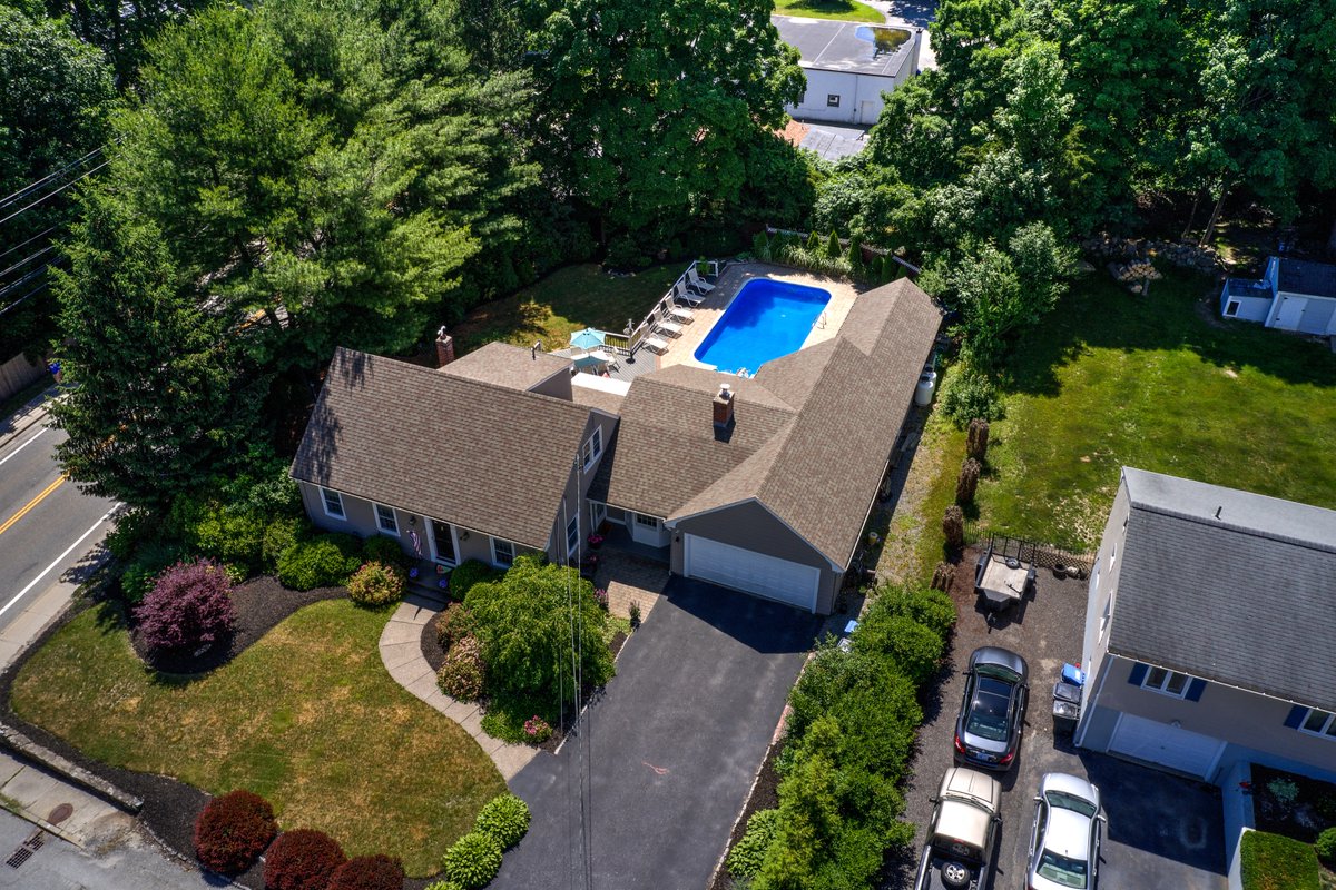 resprop's tweet image. Open house alert! 

It's a beautiful weekend to tour homes across Rhode Island. We have a big list of gorgeous properties for you to comb through. Come check out these homes in Warwick, Cumberland and Providence and more.

Full list: ResidentialProperties.com/open-houses