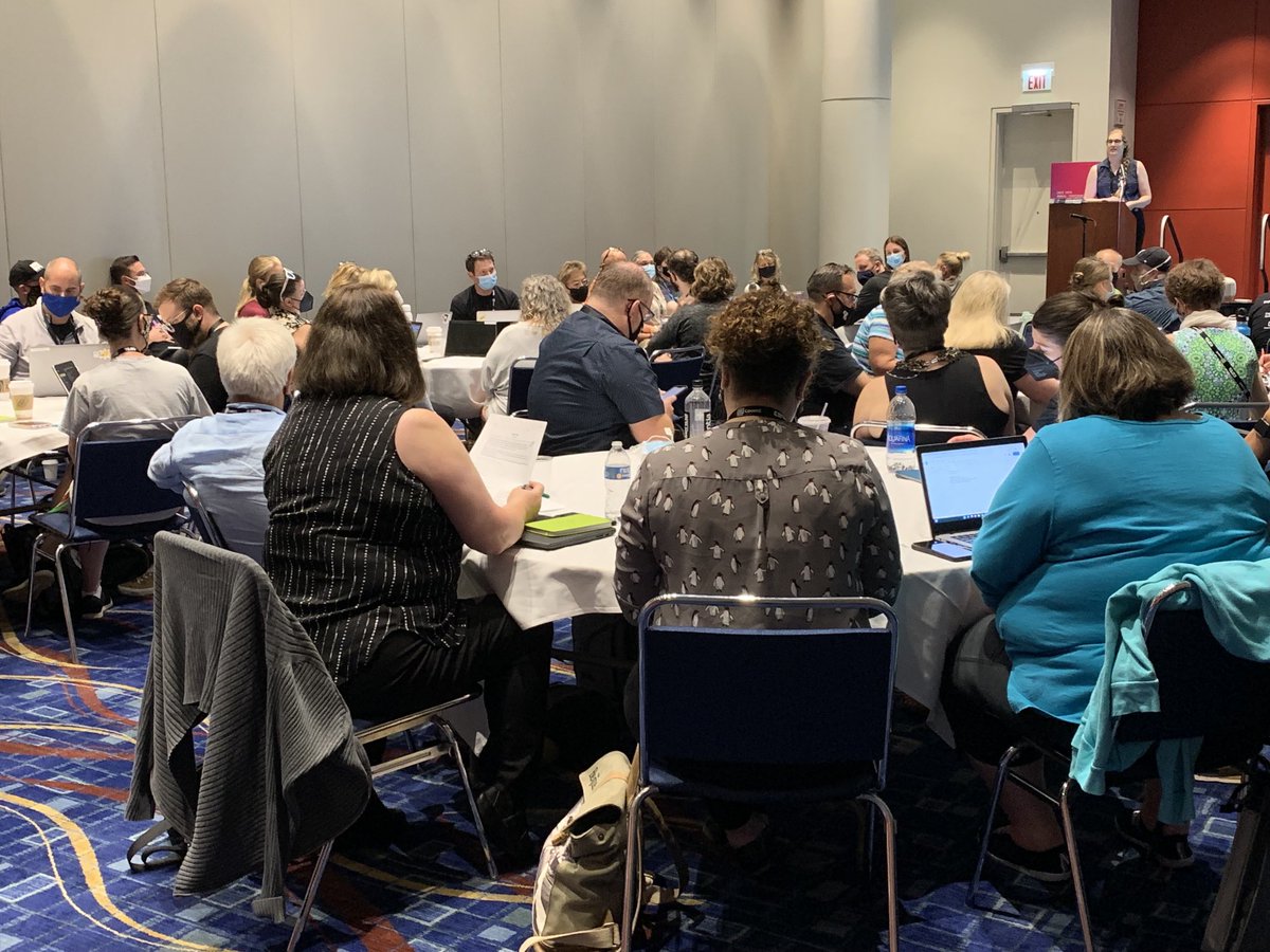 Audience is so engaged, sharing strategies for teaching #computationalthinking and #computerscience #CSTA2022 ⁦@EiE_org⁩ #eieinspired
