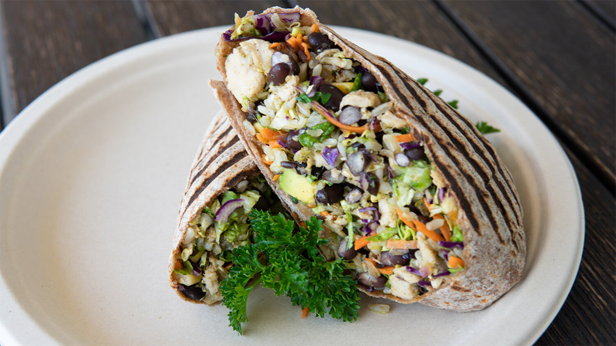 EarthToneJuice1's tweet photo. Our Vegan Cowboy Chicken Wrap has everything you need to kickstart a healthy day – jam-packed with vegan chicken, brown rice, beans, and avocado!

https://t.co/UUdyntjgjq

#earthtonejuice #Earthtonefoods #greenjuice #healthyfood #vegan #plantbased https://t.co/YiYiJJ8w4k
