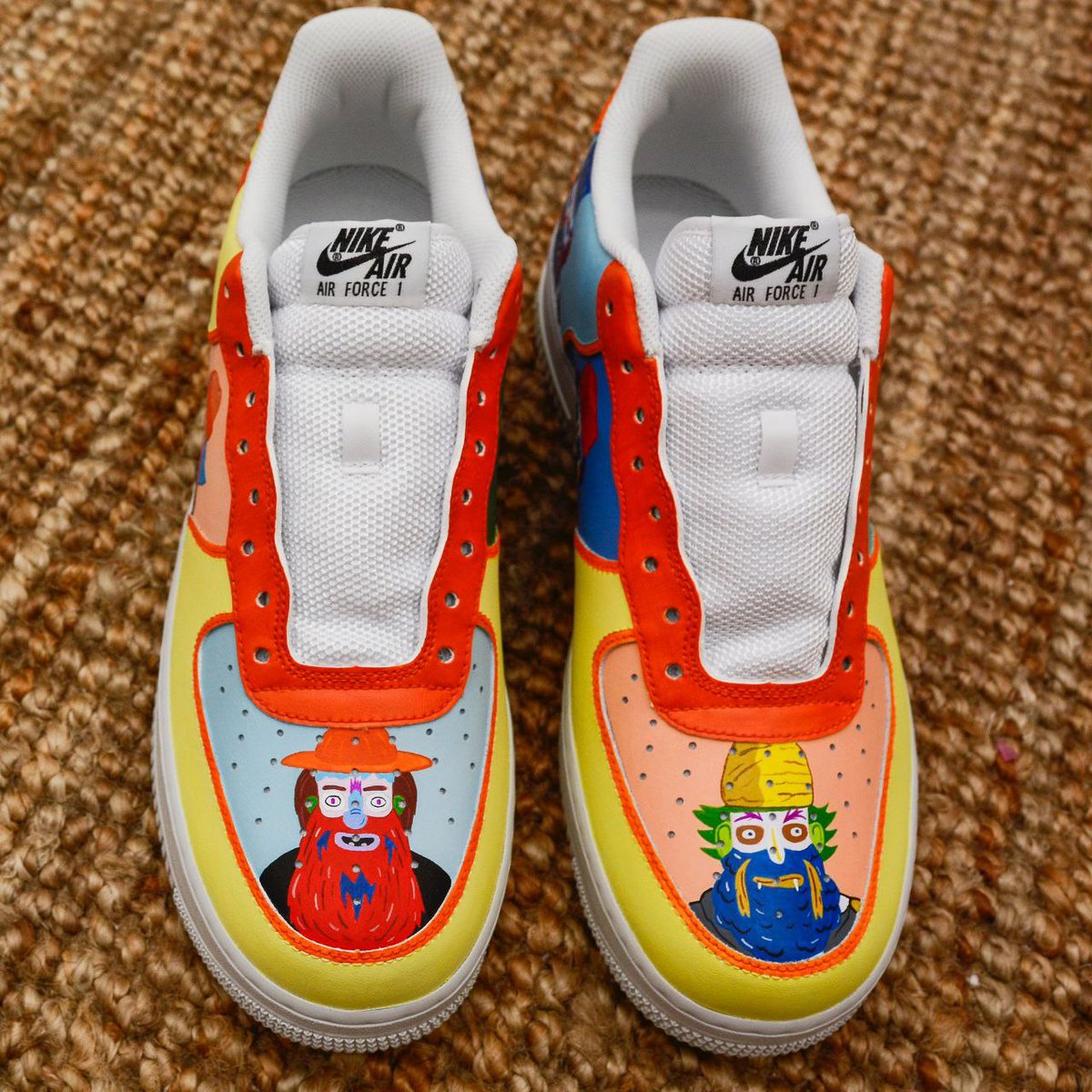 Stramosinft's tweet photo. Stramosi x Nike AF1 custom pair made by Romanian artist. Do you want to win one in your size? Quite simple. 
Invite as many friends on #Twitter and https://t.co/uKIp6iJlsz by July 25th and be our lucky winner. 

Like, retweet and drop your wallet to win 1 #EGLD once we reach 14k. https://t.co/SUM7IZWJuz
