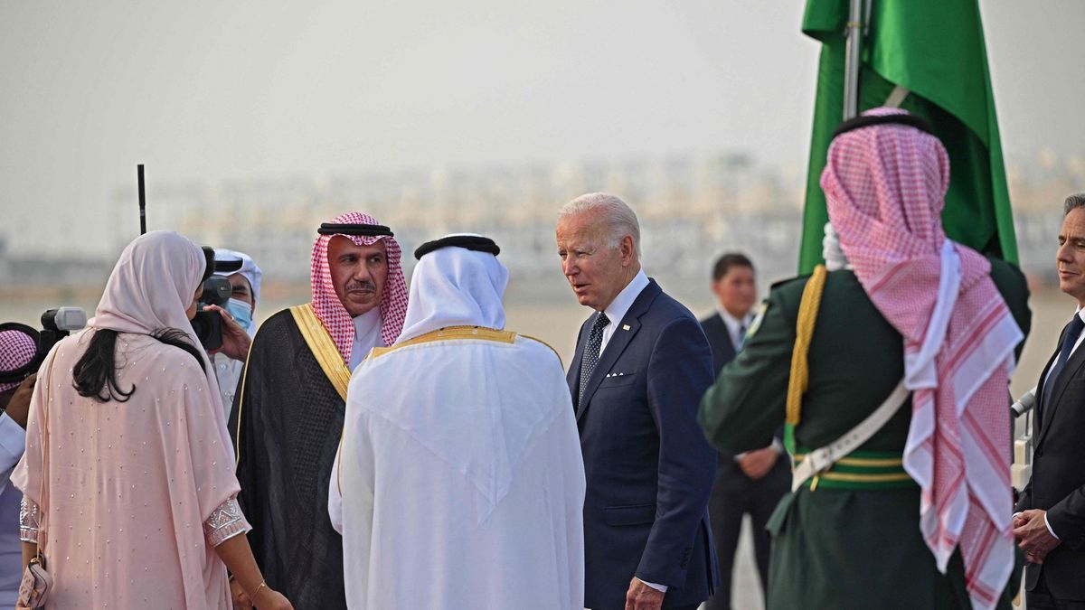 SuisseSUI's tweet photo. Biden en quête de pétrole et de normalisation avec Israël https://t.co/ZoWEoEEUrt https://t.co/NRdU5GdwAW