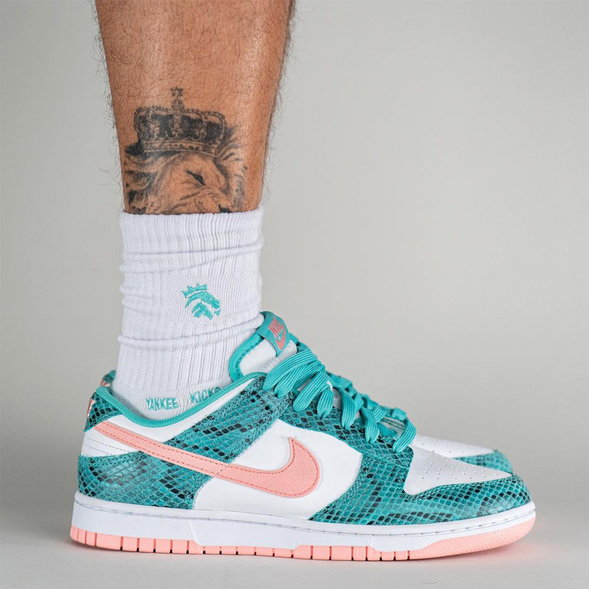 white oatmeal dunk high