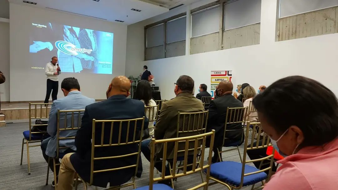 AmazingGlobalVz's tweet photo. El día de ayer estuvimos presentes en el Town Meeting/IBM 2022, dónde hicimos una presentación de negocios ya que tenemos más de 35 años como socios de @IBM.

Una gran oportunidad y agradecidos siempre por la invitación. 

#AmazingGlobal #tecnologia #ibm #socio #meeting https://t.co/DEgZ2xV7bM