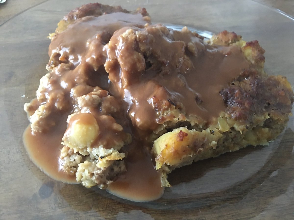 HealthAlfredo's tweet photo. #whole30 meatloaf and gravy, yes I did that. I am proud of this dish. 👨🏽🍳 💯 #meatloaf #gravy #food #fuel #cook #good #clean #cleaneating #healthy #healthyVersion #Whole30recipeImade #myrecipe https://t.co/VApn1QwVF0