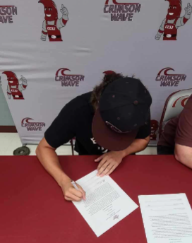 CCSJFootball's tweet photo. Fantastic Friday! @CanoBlaze adding to the #RegionRoots for @CCSJAthletics #Team1 #Squad22 #Two1Nine AND @CCSJBaseball https://t.co/QArPr6TIRk