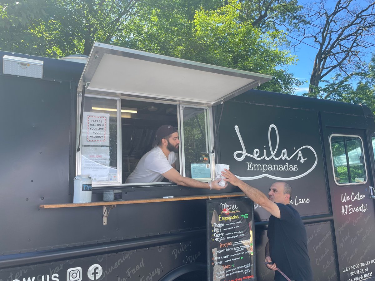 RiskMeridian's tweet photo. Get ready for another great week at The Pelham Market on Sunday, 7/17. Stop by for some fresh, local fruit or yummy empanadas. 
#farmersmarket #lovepelham #wegivewhereyoulive https://t.co/M3aNm9Vvu4