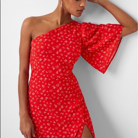 TarasFashions's tweet photo. So good I had to share! Check out all the items I'm loving on @Poshmarkapp #poshmark #fashion #style #shopmycloset #frenchconnection #btween #jordan: https://t.co/KcTzeO3nwA https://t.co/g8PEPsHjNy