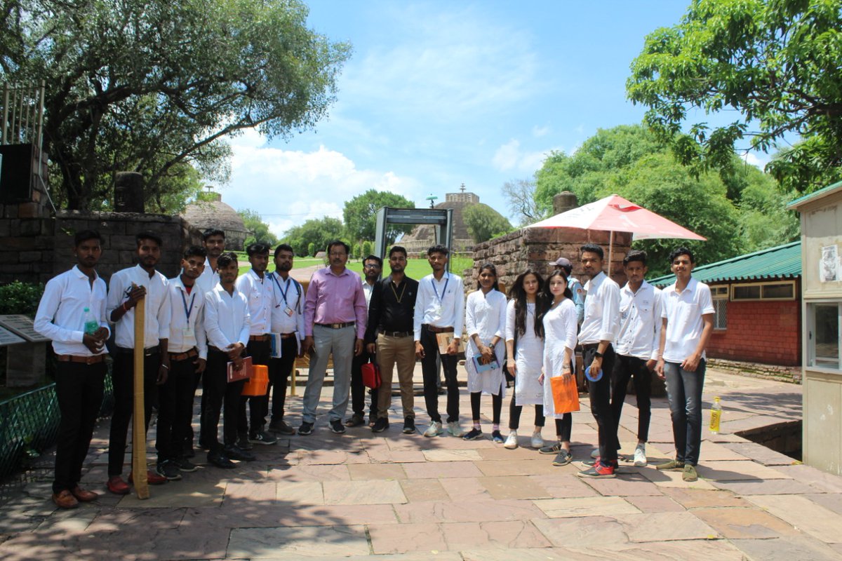 NIKHILM23489551's tweet photo. Group of buddhist monument at sanchi
@Himansh30130309 @RohitLo50511009
@Sumit20929591
@somu014
#AICTE
#Asibhopal
#Missionamritsarovar
#GPCBARELI https://t.co/wAizxU5cDZ