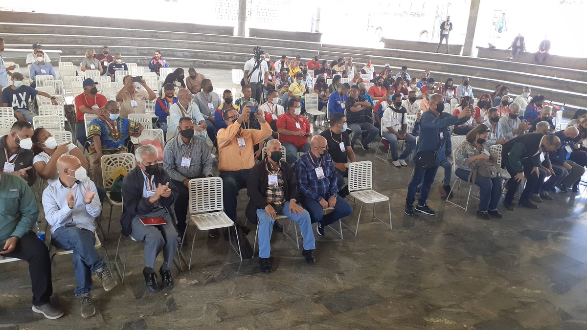 #15Jul En pleno desarrollo acto de instalación del II Congreso de la Clase Obrera, Capítulo Universitario, en la Escuela Venezolana de Planificación, Cs, con la presencia de 170 delegados de la Clase Obrera de todo el país. <a href="/CELopez1112/">Carlos Lopez</a> <a href="/FederacionFTUV/">Federación FTUV</a>
#CrecimientoProductivo
