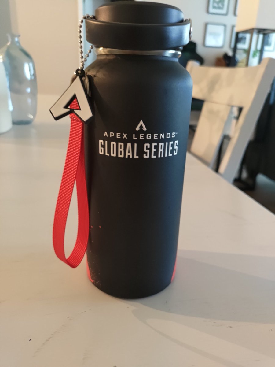 Falloutt's tweet photo. GIVEAWAY 3/3: Last (and final) post #ALGS giveaway and it's the best one yet... Premium ALGS Thermal Water Bottle 🔥🔥

To enter: Like &amp; Retweet this post, and follow both on Twitter and Instagram (/jonfalloutt, link in bio) for your chance to win.

Winner selected tonight! https://t.co/3pm458KOMJ