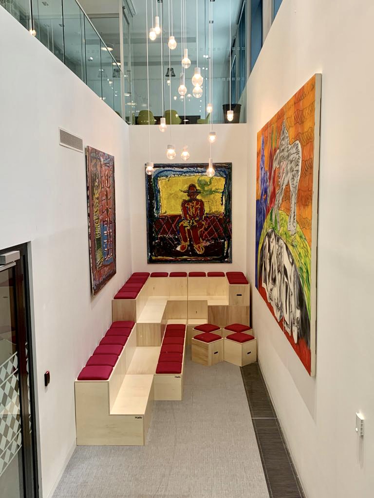 Install the other week - great art, better seating.
huxlo.co.uk/blogs/huxlo-ad…