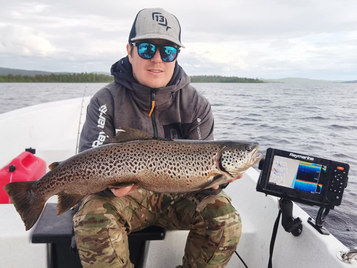 RapalaProguide's tweet image. Starka öringar i badvänligt vatten 
Nytt blogginlägg av Ingemar Olsson

Ytvattnet är riktigt varmt i många insjöar just nu. Skillnaden mellan succé och fiasko är att hitta en fläck med fisk och sedan prese...... Läs mer rapalaproguide.se/2022/07/starka…