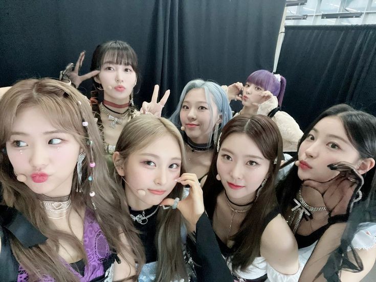 ichillin_update's tweet photo. This is not goodbye, forever will be you. Together.

7CHILLIN
#ThankYouSohee
#ICHILLINOT7 https://t.co/aGW8rWo3oP