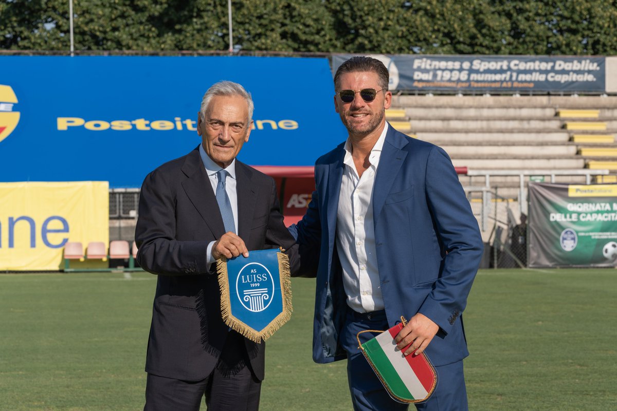SportLUISS's tweet photo. ⚽ Ieri l'AS Luiss @ServizioCBILL ha preso parte ad una triangolare di calcio con la Nazionale di @PosteNews e il @BolognaBSchool 💪
Congratulazioni squadra per questo 2° posto e congratulazioni a tutti i partecipanti! 🎉 https://t.co/3oWlcpd8uw
