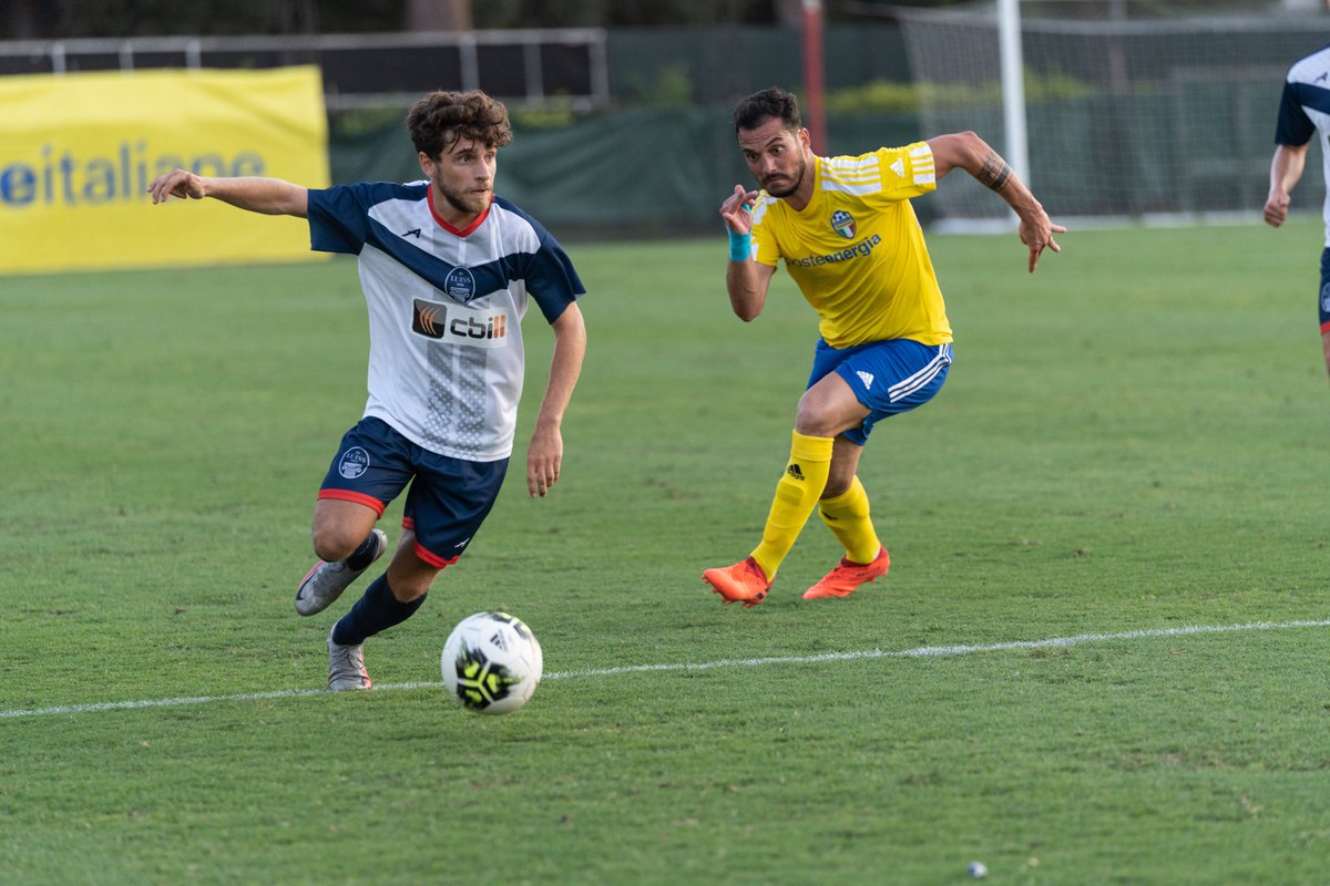 SportLUISS's tweet photo. ⚽ Ieri l'AS Luiss @ServizioCBILL ha preso parte ad una triangolare di calcio con la Nazionale di @PosteNews e il @BolognaBSchool 💪
Congratulazioni squadra per questo 2° posto e congratulazioni a tutti i partecipanti! 🎉 https://t.co/3oWlcpd8uw