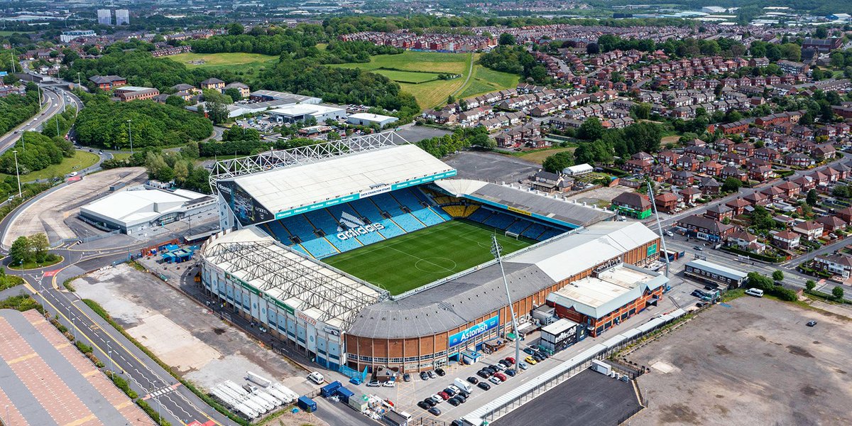 OnTheHeadNews's tweet image. After lots of debate, we want to know…. #lufc #avfc #epl

Which legendary English ground has the best atmosphere?…🤔

🔁 Elland Road
❤️ Villa Park