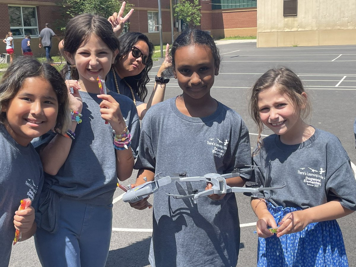 DogwoodFairfax's tweet photo. Dogwood Summer Learning- Drone Day Friday! Thank you to our partners @TechWalmart!! #thereslearningintheair #enrichengageempower @FCPSRegion1 https://t.co/W4SDI6S7vO