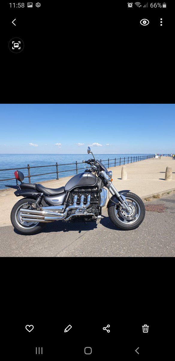 BeachHappy2017's tweet photo. Long country lane route East Sussex to Kent avoided most the friday traffic, sunshine, seaside, country lanes 2300cc - oh yea :-)
#biking #triumph #triumphrocketiii #triumphrocket https://t.co/pcXpn68se9