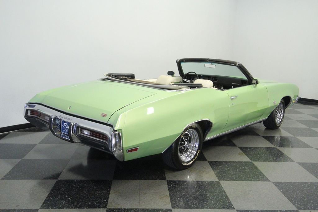 streetsidecars's tweet photo. This 1972 #Buick #Skylark GS 455 #Tribute #Convertible features a 455 cubic inch V8 teamed with an automatic transmission
Link: https://t.co/ds7fXaGKai
#gs455 #buickgs455 #classicbuick #vintagebuick #buickskylark #carvintage #speed #carporn #buickluxury #sellitwithstreetside https://t.co/Cz9iIGn6Wk