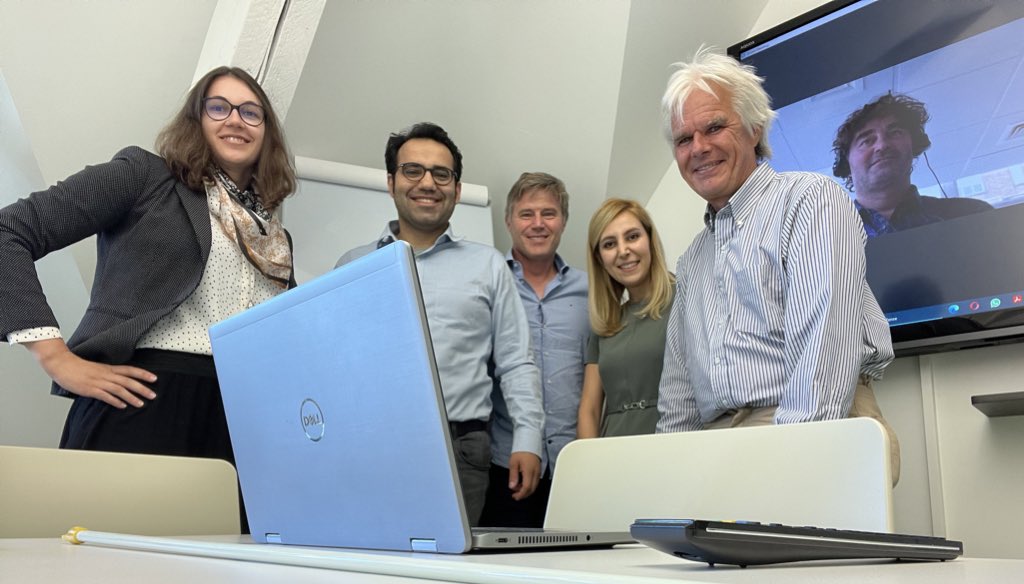 jovana_v_milic's tweet photo. Congratulations Dr. @ParnianFerdowsi for successfully defending (2nd) PhD thesis @MerkleInstitute @AMI_Physics @SmartEnergyMat - it has been a pleasure to work with you over the past <2 years and join a small part of your incredible journey - all the best in the continuation!👏🏼🥂 https://t.co/FUYNXvYSyR