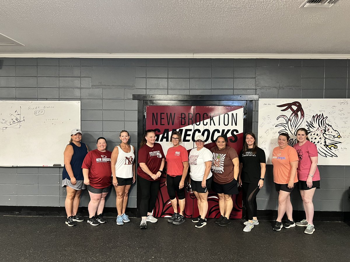 NBHSFB's tweet image. We had a great day at our ladies clinic this morning! Thank you ladies for all you do &amp;amp; for coming out &amp;amp; hanging with the Gamecocks today #ALLIN4NB #NBDifference