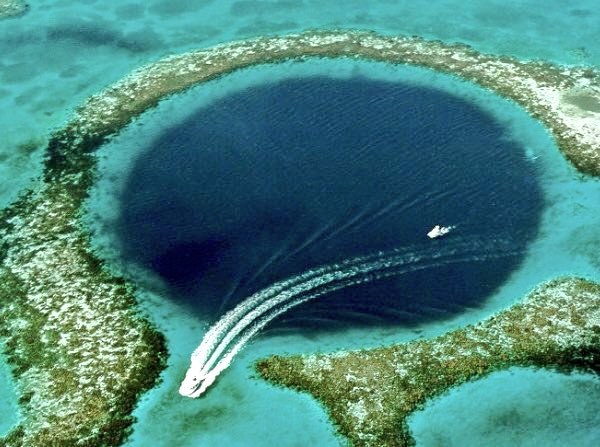 LatAmTravelist's tweet photo. Breaking news in #CentralAmerica!

#Belize has announced that effective today visitors will no longer have to provide vaccination proof, a negative test, or purchase Belize Travel Insurance to enter the country!

#VisitBelize #VisitCentralAmerica https://t.co/LcC4NcRrNf