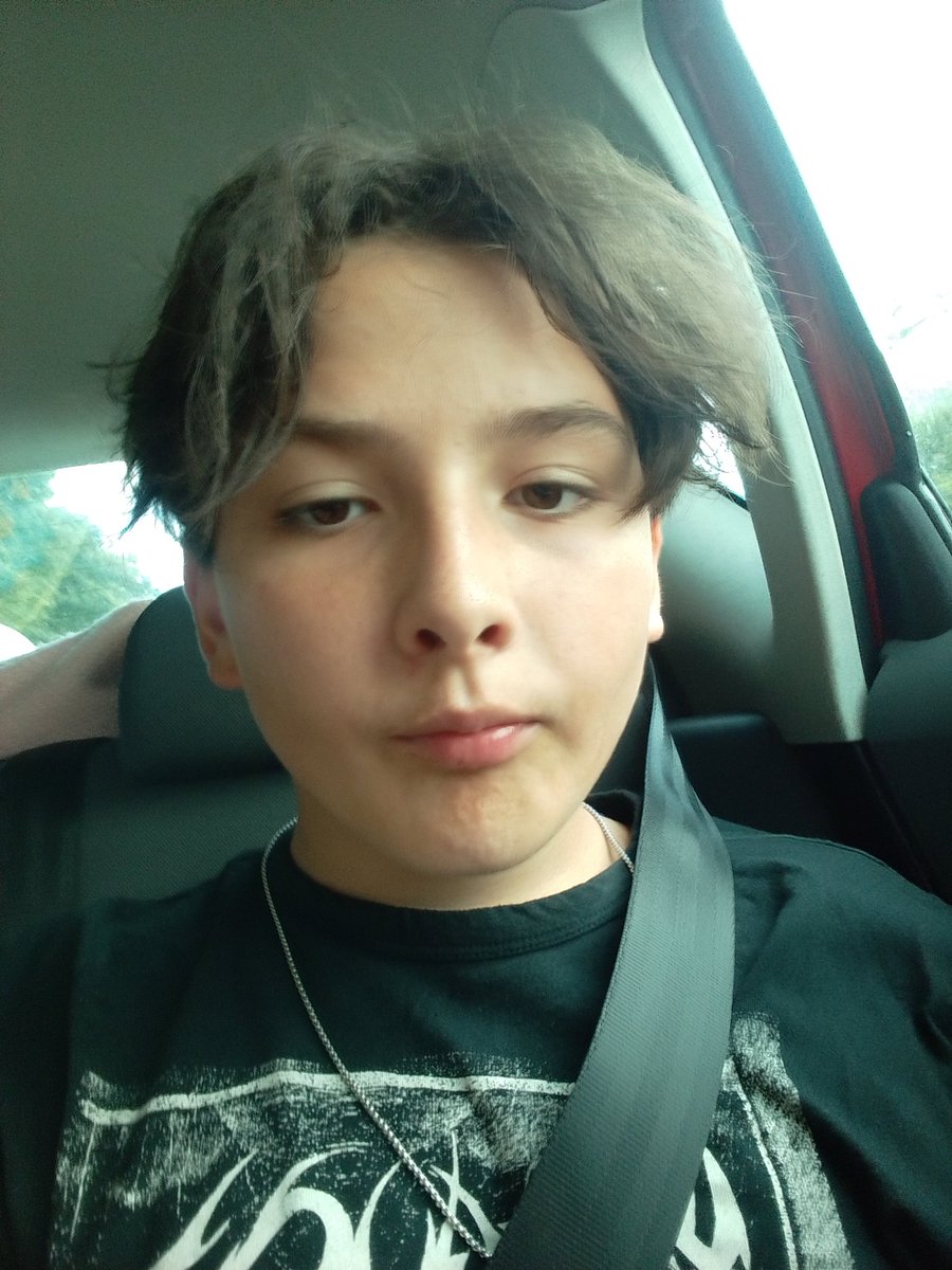 AdrianekFn's tweet image. Essa