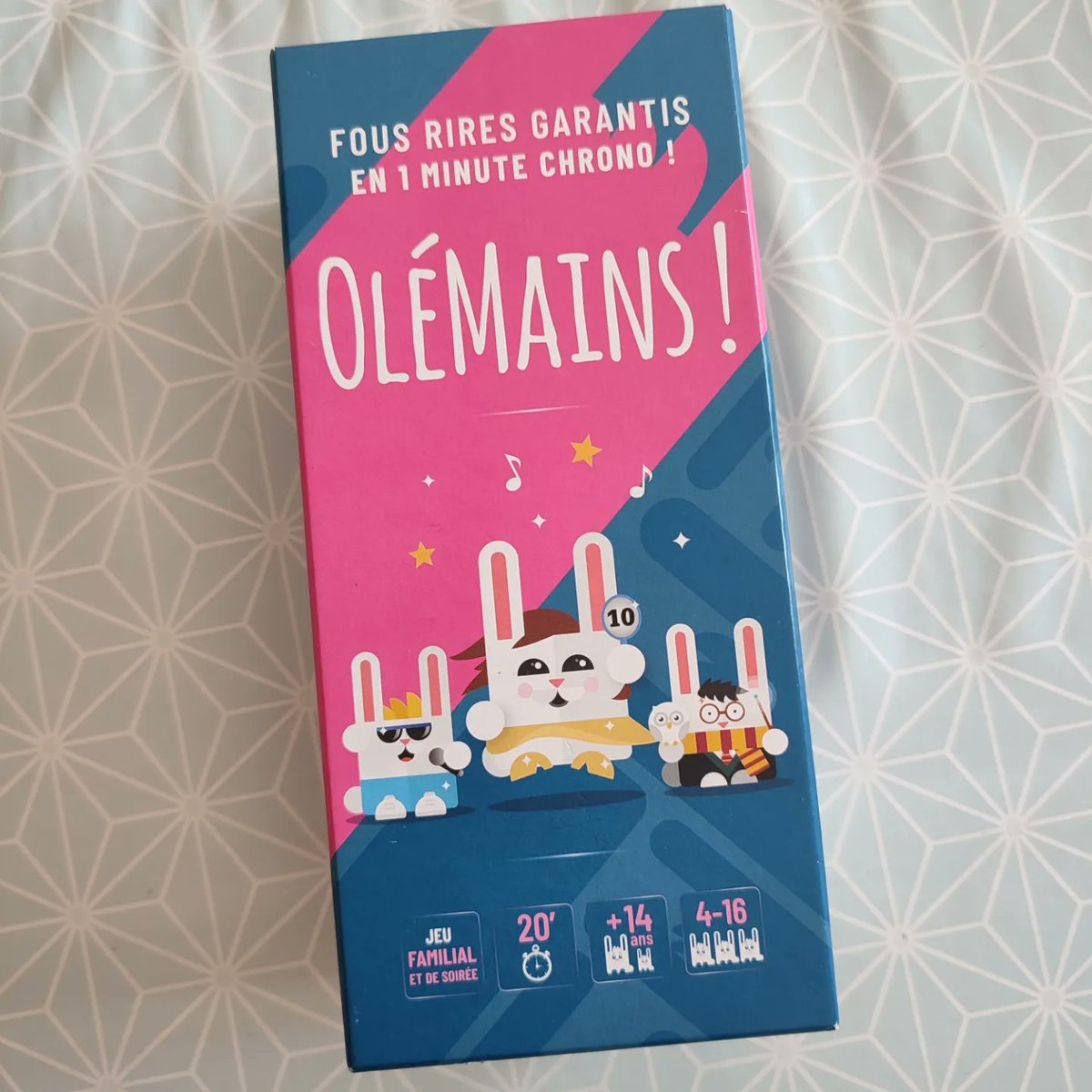 Sakulan_kawakun's tweet photo. Semaine 27 - Musique. Olémains! 2 équipes, faire deviner des cartes, 3 thèmes: olémimes, olémots et olésons. À chaque thème, 1min chrono pour faire deviner le + de cartes possible. 🎵: mimer, fredonner une chanson, ou chanter le début pour que l'autre finisse les paroles. https://t.co/RWOIXe9QIN