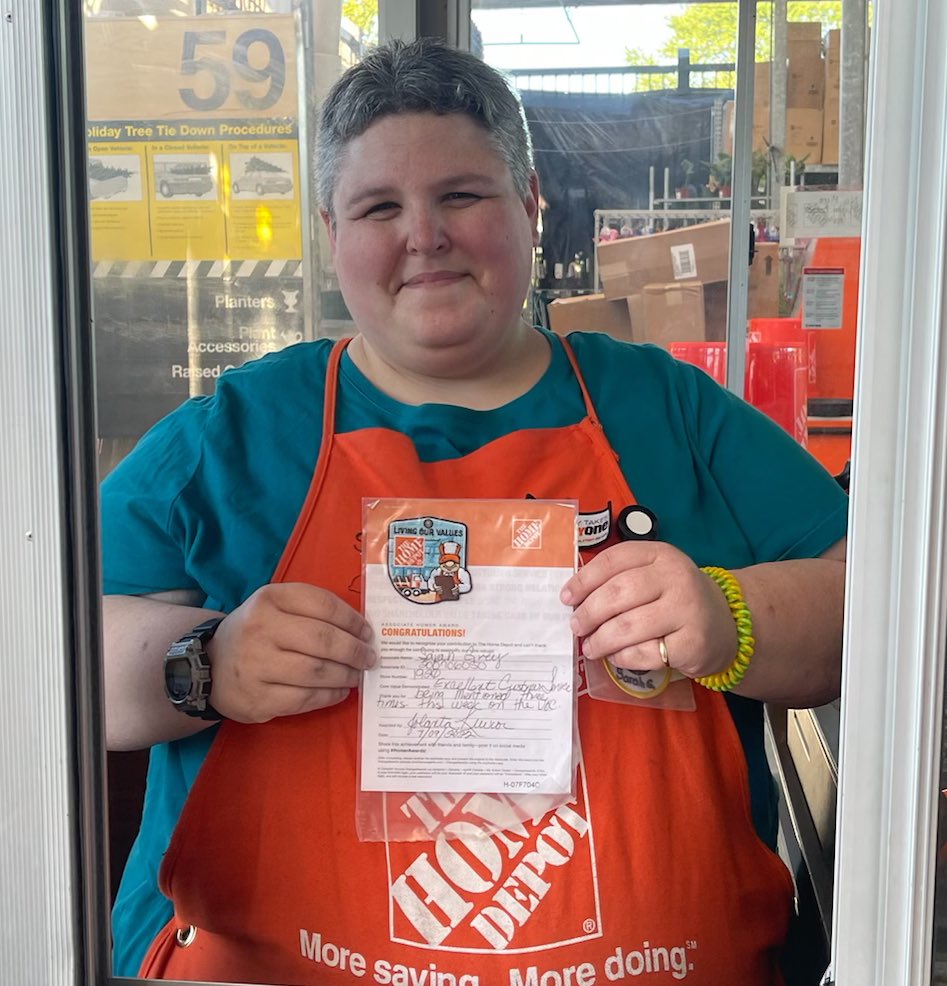 jasonvazHD's tweet photo. #thd1920 celebrates Rob, Alec, Daniella, Hunter and Sara! Always working to build a positive culture! #frontlineops #livinthevalues #orangeblooded @HDLeenaGonzalez @BrianLyonsHD @hdjoshcentral https://t.co/JuvN2VmGhJ