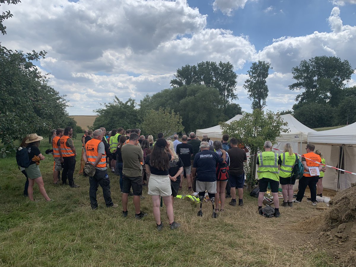 ProfTonyPollard's tweet photo. Time for a few words of respect and contemplation as our work draws to a close. We will never know who this soldier was, and there will be no ancestral connection, but today we were his family, just as we as a team are. Proud of you all. #DigWaterloo22 https://t.co/WzYKMdDjFy