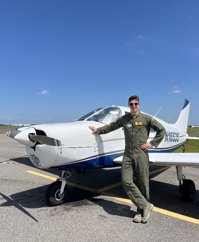 AF_Lax's tweet photo. This is what graduating from private pilot school looks like! Congrats Gav! ⚡️⚡️⚡️#LeaderOfCharacter #GotYourBack #CountOnMe #FlyFightWin 🥍⚡️ https://t.co/Nrb7vtptW4