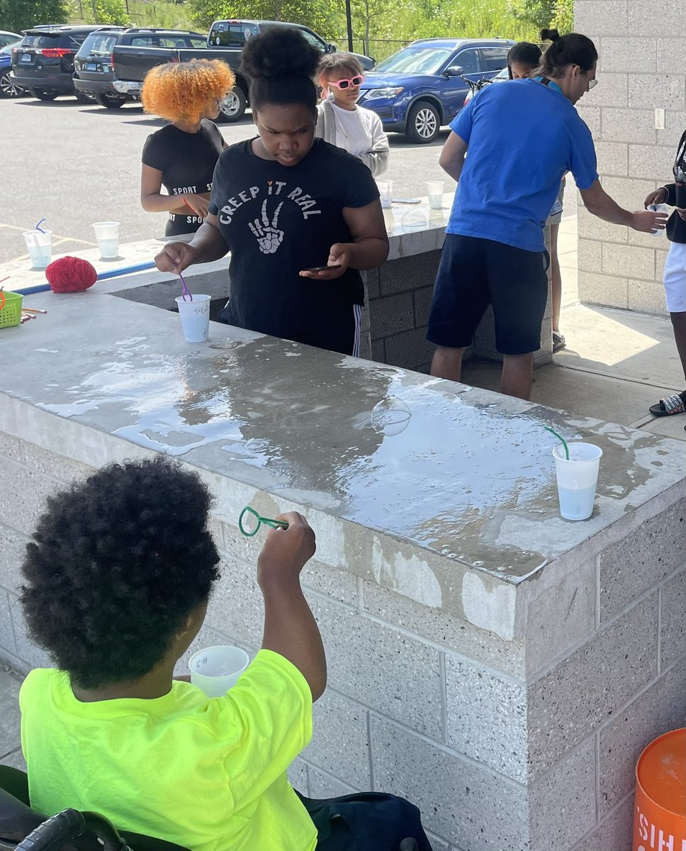 _silvergal's tweet photo. Harding Summer Program students were busy today! Examining bubbles and prepping the wall for our garden mural #hardingsummerprogram #hardingpride #sel https://t.co/ekMYWPHsg2